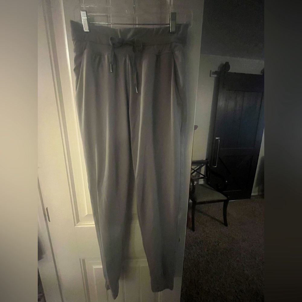 Zyia Taupey-Grey Joggers, size XL